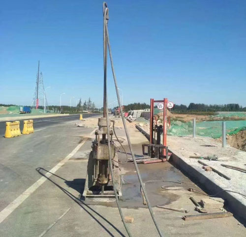 和布克赛尔公路高聚物注浆加固